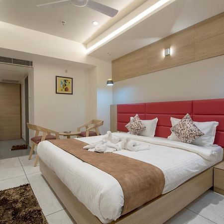 Hotel Silvera Grand Ahmedabad Ngoại thất bức ảnh