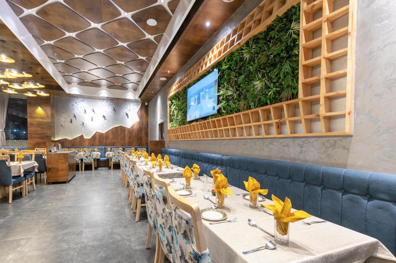 Hotel Silvera Grand Ahmedabad Ngoại thất bức ảnh