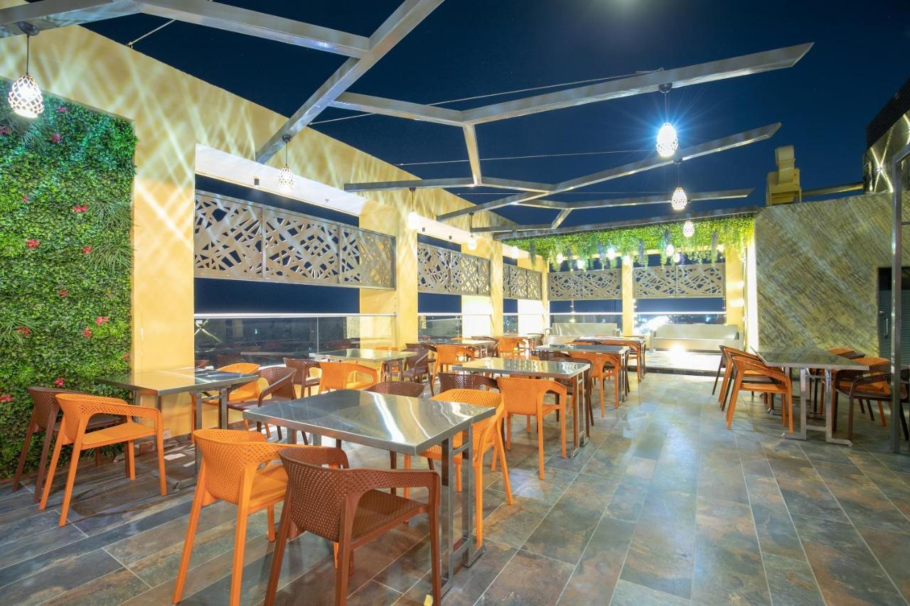 Hotel Silvera Grand Ahmedabad Ngoại thất bức ảnh