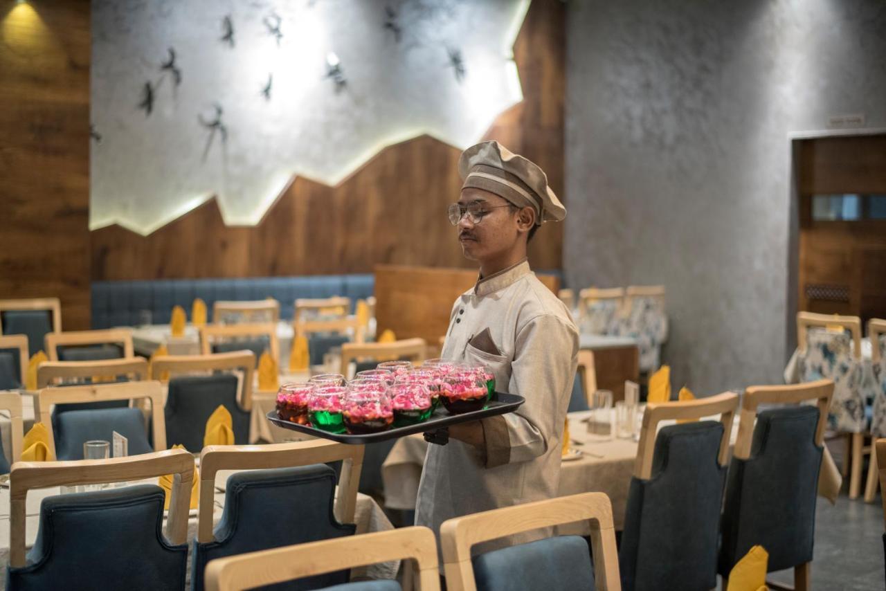 Hotel Silvera Grand Ahmedabad Ngoại thất bức ảnh